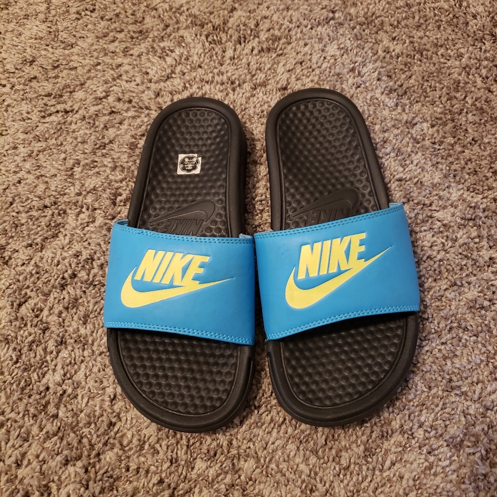 Nike slides